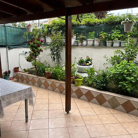 Goni Guest House Sarandë エクステリア 写真