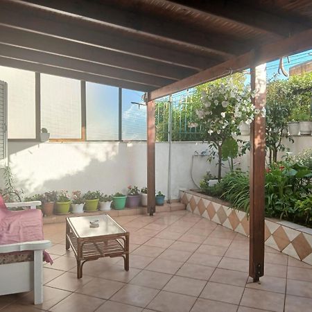 Goni Guest House Sarandë エクステリア 写真