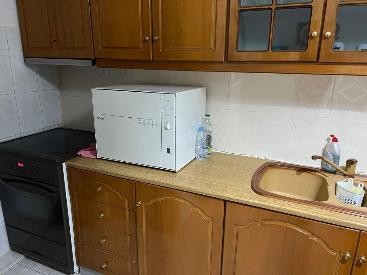Goni Guest House Sarandë エクステリア 写真