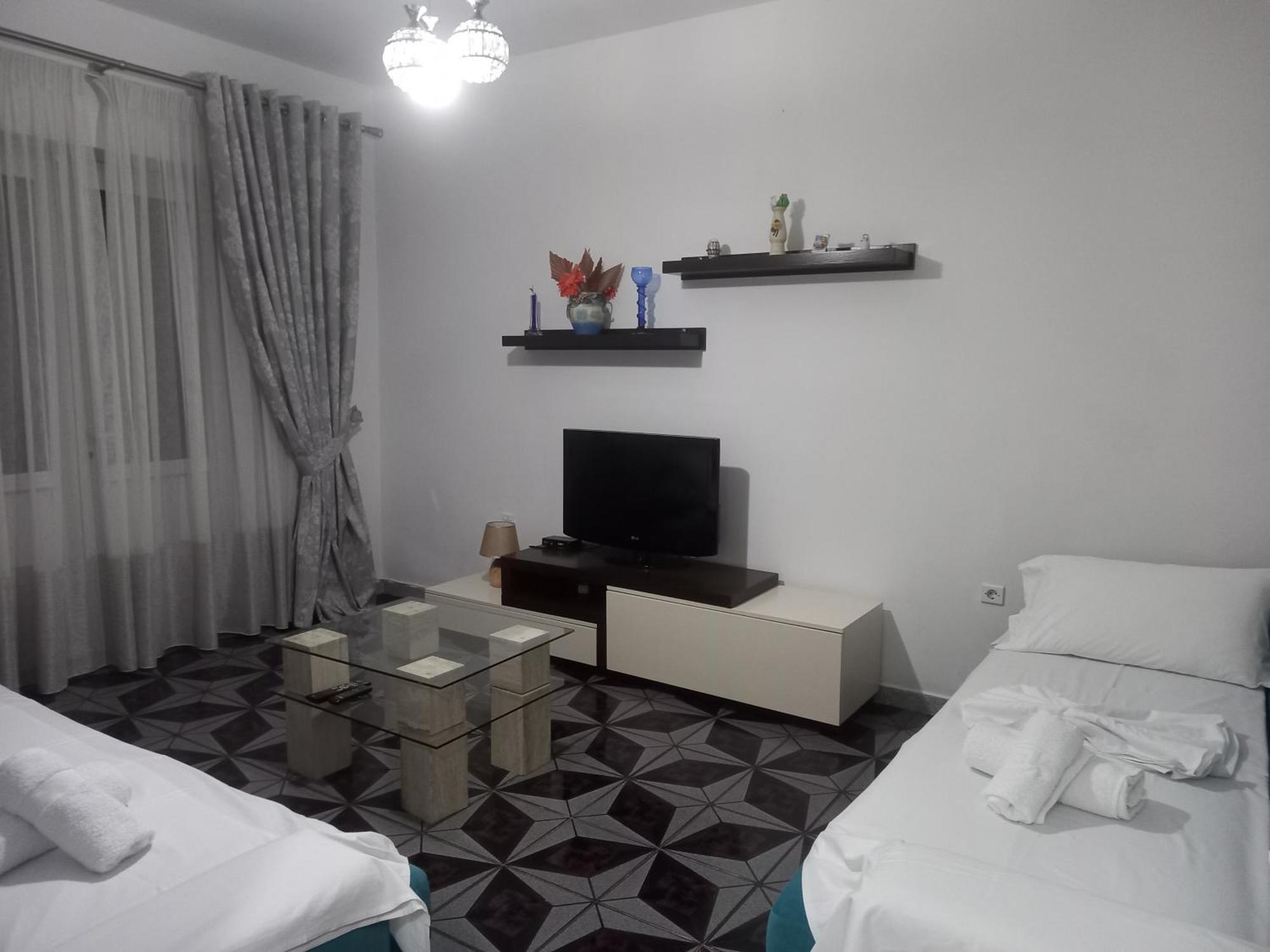 Goni Guest House Sarandë エクステリア 写真